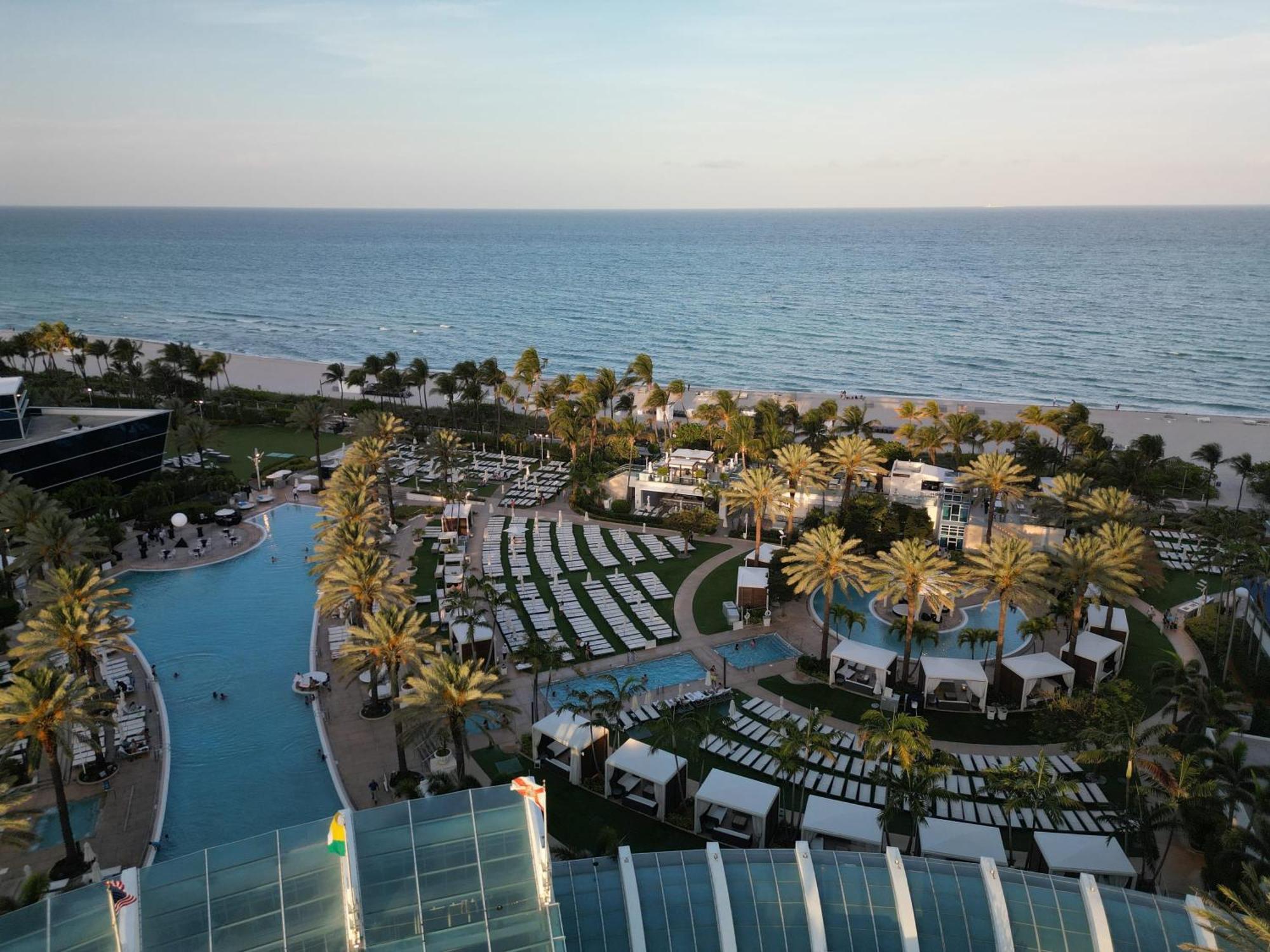 Fontainebleau Resort Balcony W Ocean And City View Miami Beach Buitenkant foto